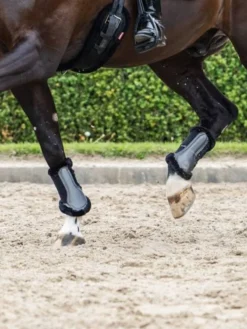 LeMieux Fleece Edged Mesh Brushing Boot Brushed Steel Grey -Fournitures Équestres Boutique 1g0a4419