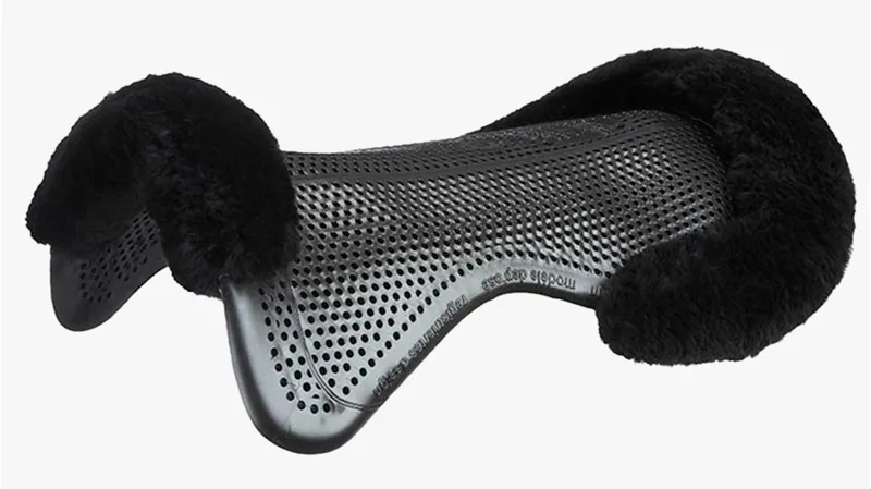 LeMieux Acavallo Just Gel Lambskin Half Pad Black 1 LeMieux Acavallo Just Gel Lambskin Half Pad Black