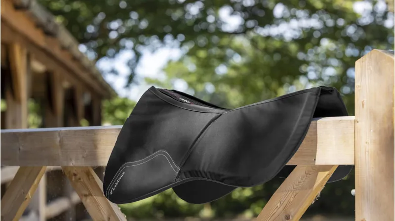 LeMieux Pro-Sorb Plain Half Pad Black 2 LeMieux Pro-Sorb Plain Half Pad Black – Image 2