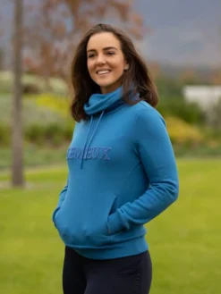 Le Mieux Adele Funnel Neck Sweat Pacific -Fournitures Équestres Boutique it03481 lifestyle adelefunnelnecksweat pacific 1