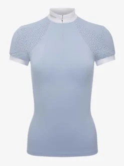 LeMieux Olivia Short Sleeve Show Shirt Mist 11 LeMieux Olivia Short Sleeve Show Shirt Mist -Fournitures Équestres Boutique it04280 product oliviashortsleeveshirt mist 1