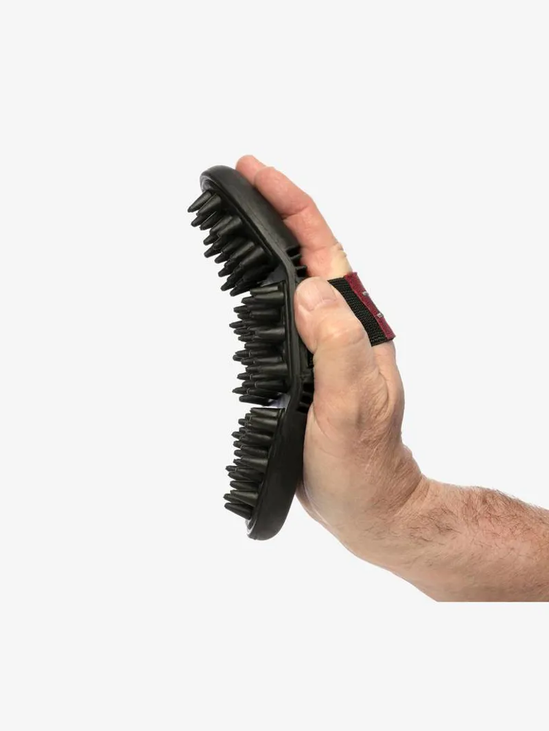 LeMieux Flexi Massage Comb Black 2 LeMieux Flexi Massage Comb Black – Image 2