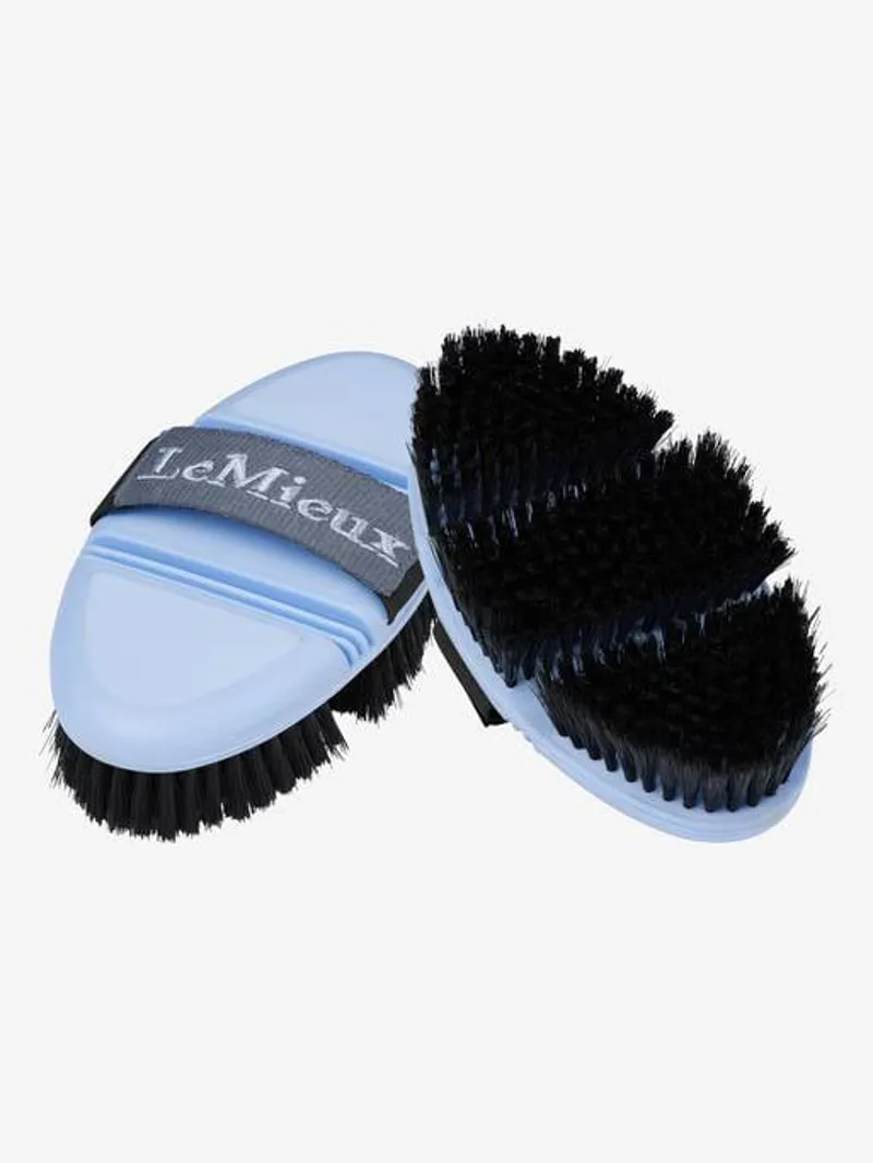 LeMieux Soft Body Brush Mist 4 LeMieux Soft Body Brush Mist – Image 4